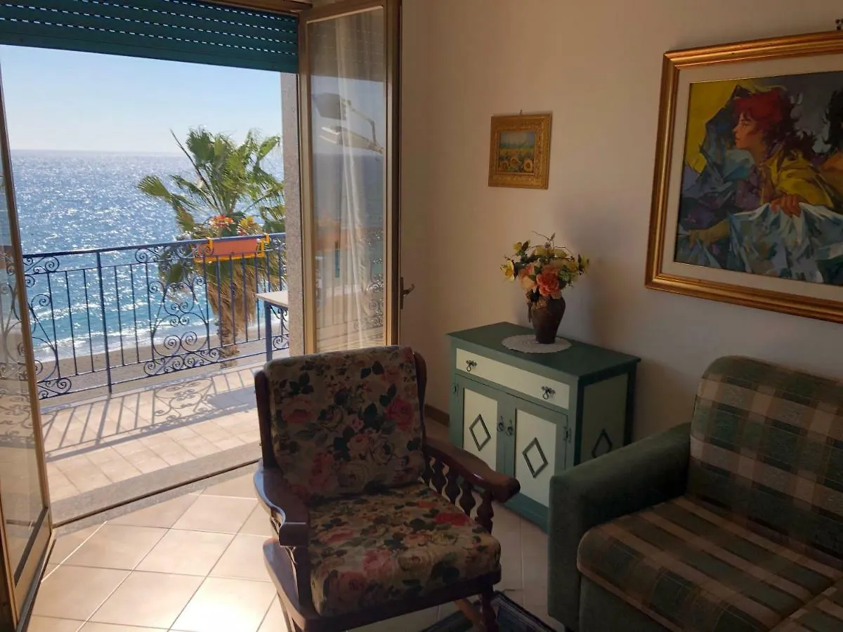 Apartment Ferienwohnung Locazione Turistica F.G. Rando Letojanni